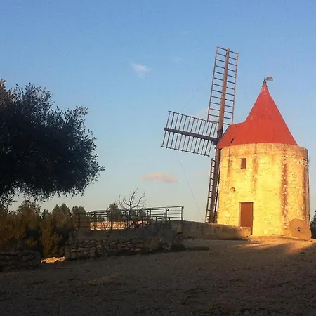 L' Oustau Blanc Bed & Breakfast *